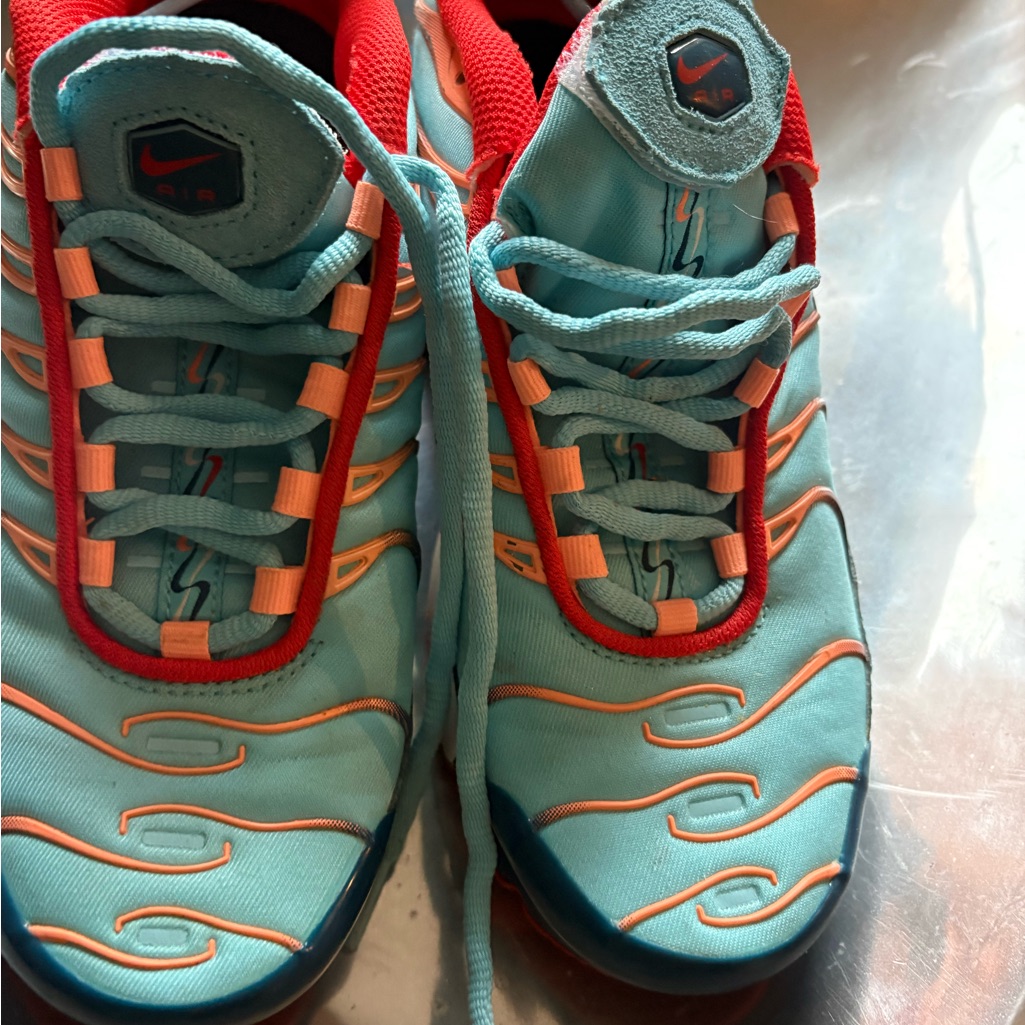Nike Kids Turquoise And Red Sneakers With Orange Accents